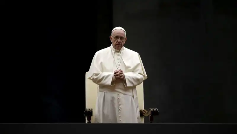 İnanılmaz Bir Başarı Öyküsü: Francis'in Kapıcılıktan Vatikan'a Yolculuğu