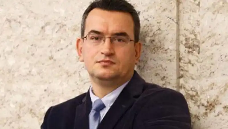 Metin Gürcan: DEVA Partisi'nin Kurucu Üyesi ve Siyasi Yaşamı