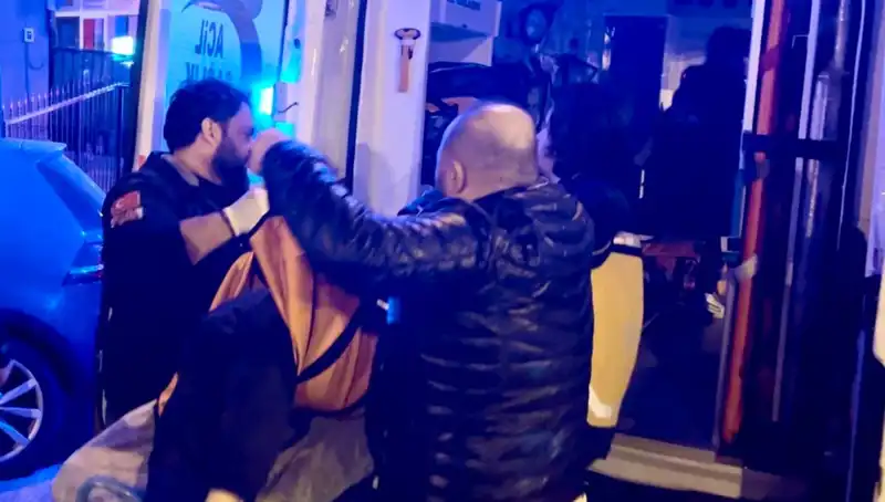 Tartışma Büyüdü: Oğul, Babasını Silahla Yaraladı!