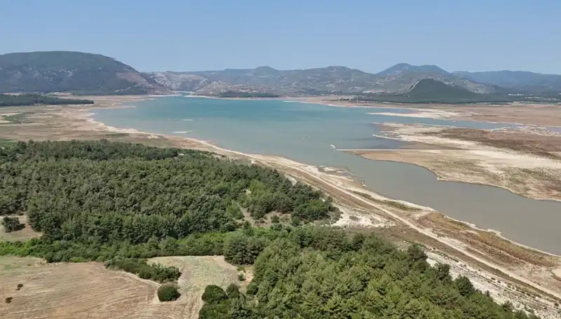 İzmir'de Tehlike Çanları: Suç Oranları Geçen Yıla Göre Yüzde 50 Düşüş Gösterdi!