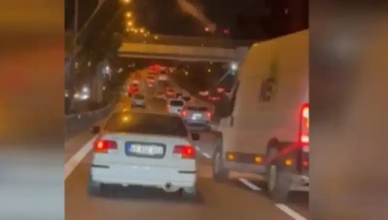 Tuzla'da Makas Terörü: Çarpıp Kaçan Sürücü Tutuklandı!