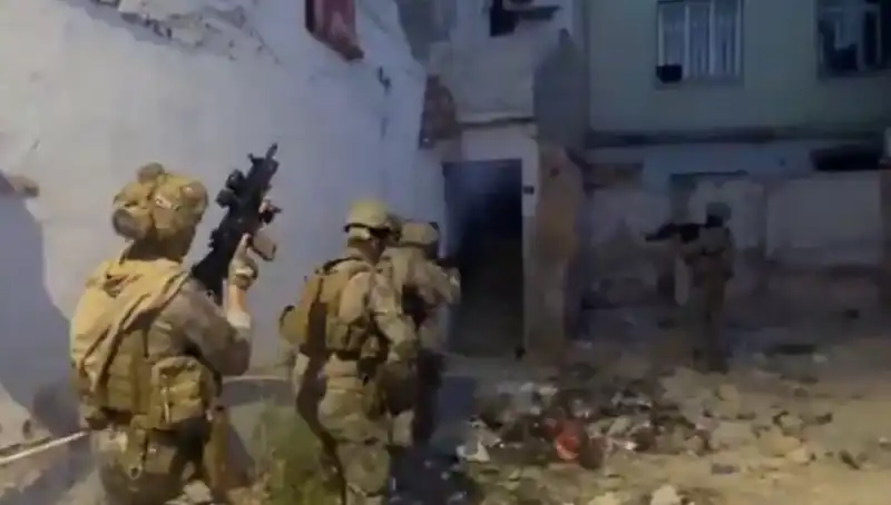 Türkiye'de Tarihi Uyuşturucu Operasyonu: 2 Bin 311 Gözaltı