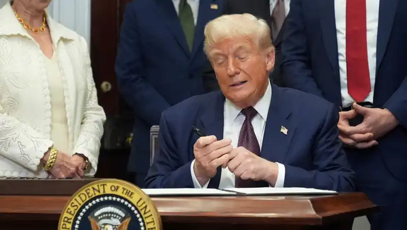 Trump, Beyaz Saray'ı Yeniden Lüks Bir Yuvaya Dönüştürüyor