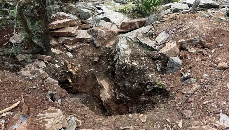 Eski Vali ve Emekli Albay Define Ararken Yakalandı: Şoke Eden Gelişme
