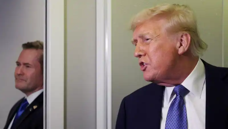 Trump'ın Mike Waltz'ı Görevden Almasına Neden Olan Sızdırma Skandalı