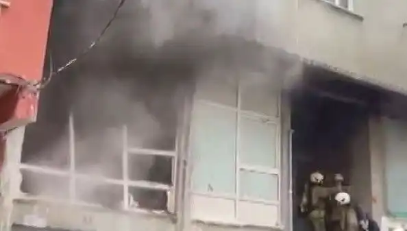 İşyerinde Korkutan Yangın: İstanbul’da Beş Katlı Binada Panik Anları