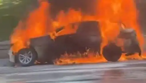15 Temmuz Şehitler Köprüsü'nde Araç Yangını: Trafik Kaosu Ortaya Çıktı