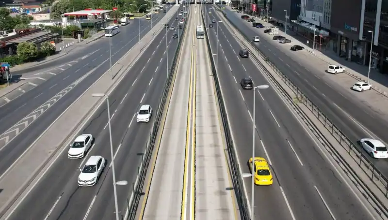İstanbul'da Bayramda Yolların Boş Kalması Beklenmedik Manzaralar Yaratıyor