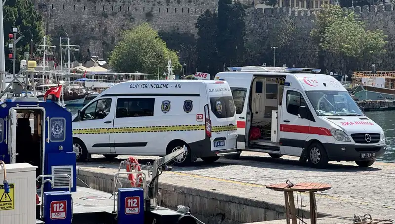 Antalya Kıyılarında Gizemli Bir Olay: Denizde Erkek Cesedi Bulundu