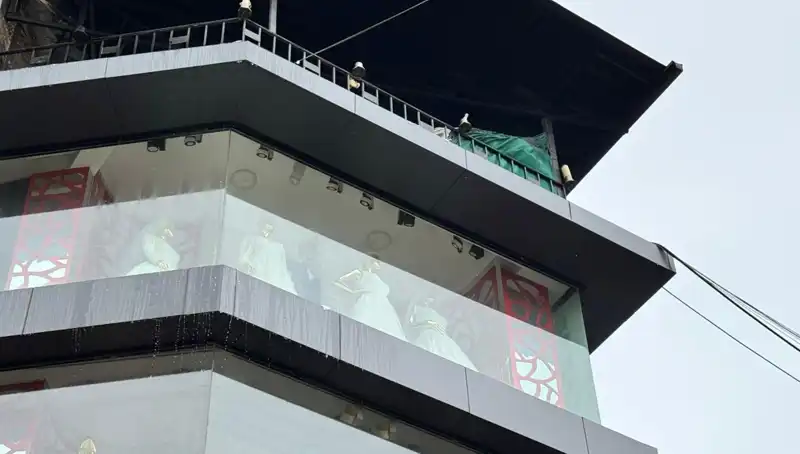 Giyim Mağazasında Korkutan Yangın: Alışveriş Merkezi Alev Alev Yandı