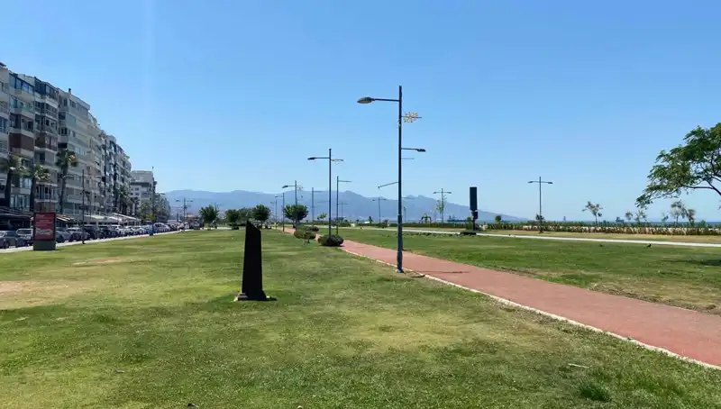 İzmir'de Sıcaklık Rekoru: Kordon Boş Kaldı, Vatandaşlar Ne Yapacak?