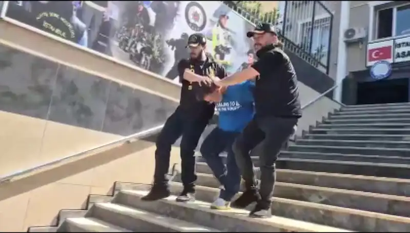 Ümraniye'de Şok Gasp Olayı: 600 Bin Liralık Vurgun ve Dramatik Takip