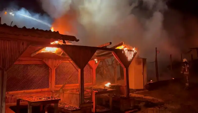 Şile'de Altı Gözleme Restoranı Yangın nedeniyle Küle Döndü