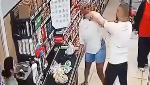 Markette Kasa Sırasında Şok Eden Olay: Kadına Saldırı Anı!