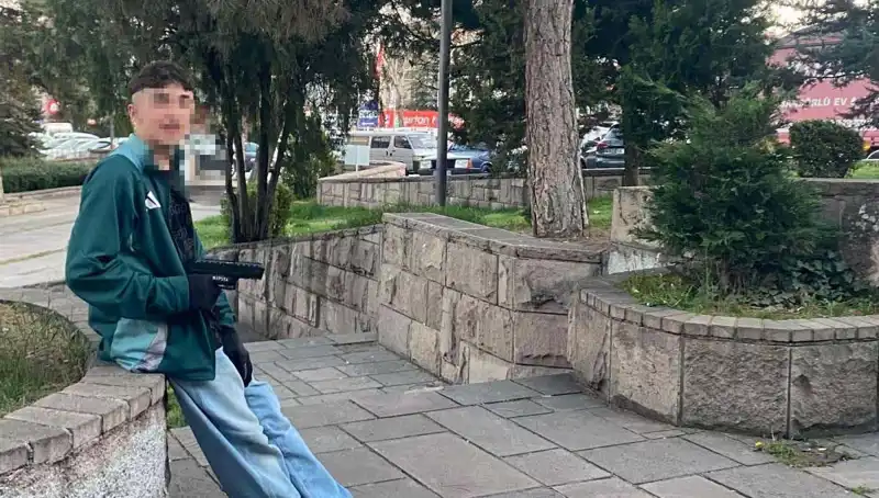 Yol Verme Kavgasında Kan Aktı: Üç Kardeş ve Baba Gözaltında