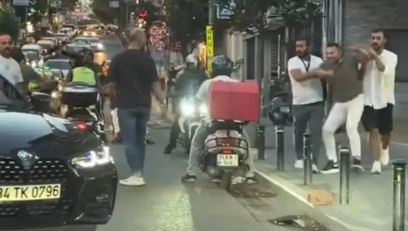 Nişantaşı'nda Yol Verme Tartışması: Sopalı Saldırı Gözaltına Alınan Şüpheli