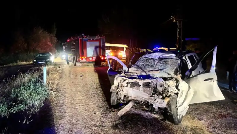Ciple Traktör Çarpıştı: 5 Kişi Yaralandı, Olay Yeri İnanılmaz Görüntülere Sahip