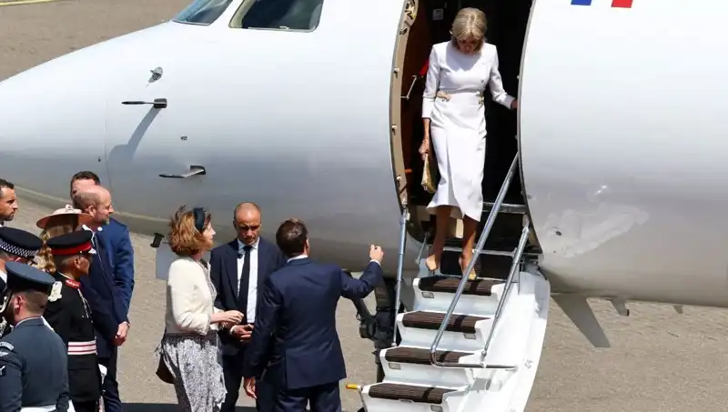 Macron Çiftinde Kriz: Eşinin Duygusuzluğu İlişkiye Darbe Vurdu