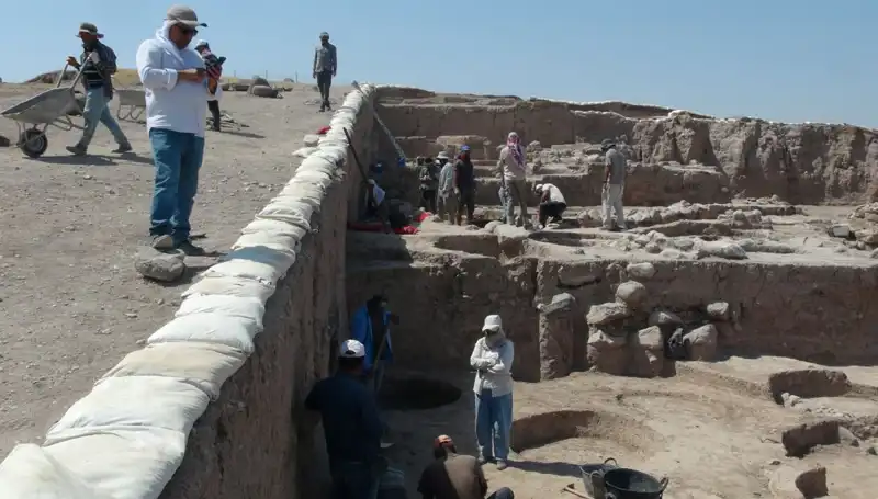Kilis'teki Oylum Höyük'te Kazı Çalışmaları Sıcak Havaya Rağmen Hızla Devam Ediyor